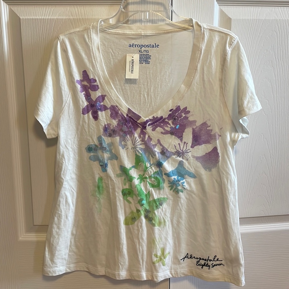 Aeropostale V-neck t shirt